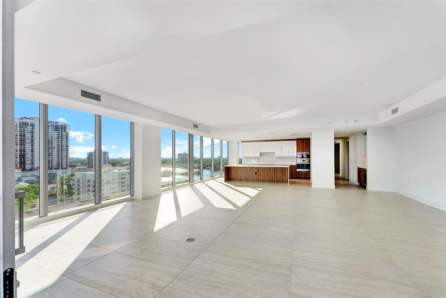 Spacious, unfurnished interior of a new home in , Fort Lauderdale (Image 56).