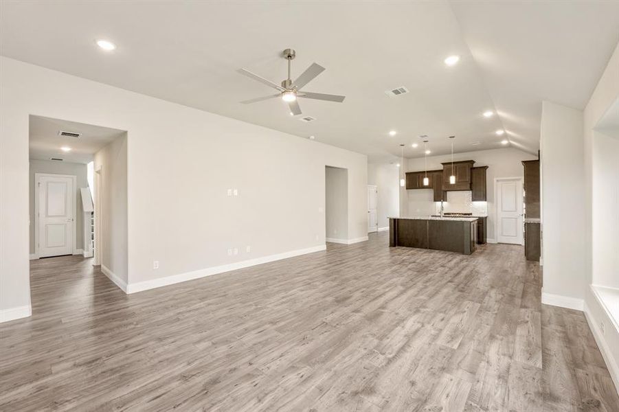 Spacious, unfurnished interior of a new home in Creekview Meadows, Pilot Point (Image 23).