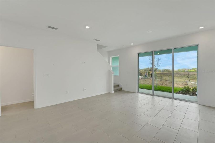 Spacious, unfurnished interior of a new home in Shores at Mirada, San Antonio (Image 12).