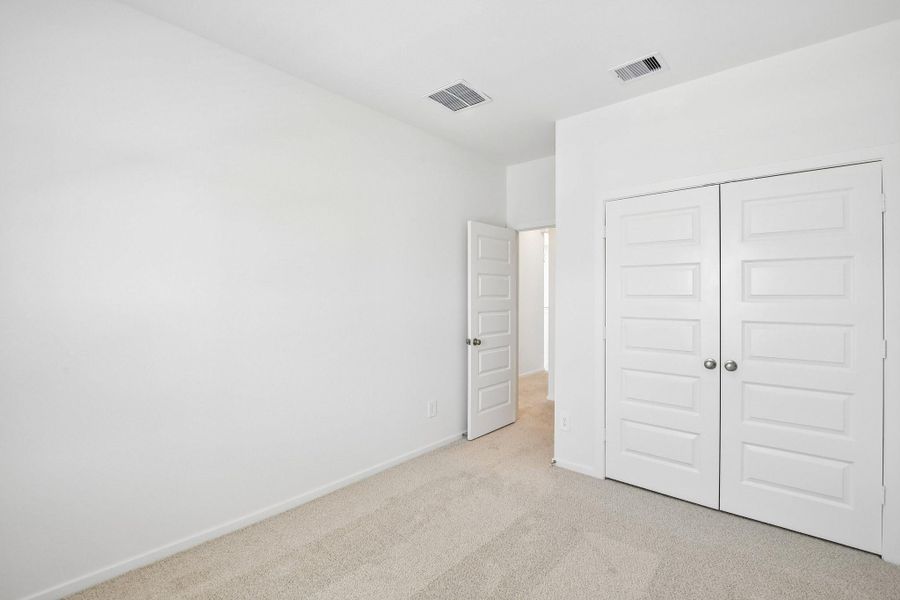 Spacious, unfurnished interior of a new home in Kemah Crossing - City Series, Kemah (Image 24).