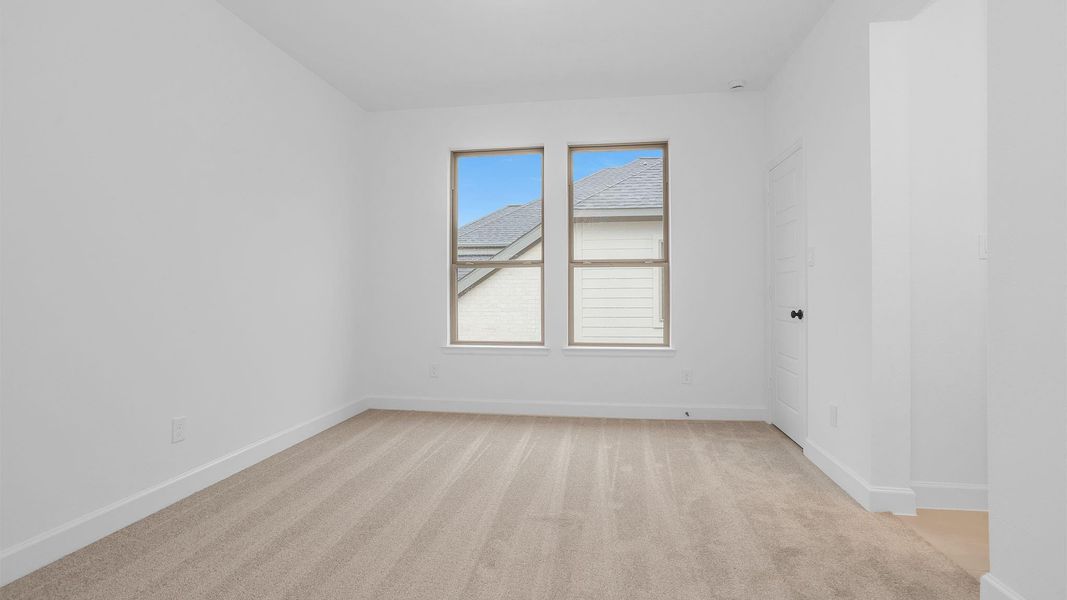 Spacious, unfurnished interior of a new home in , Katy (Image 11).