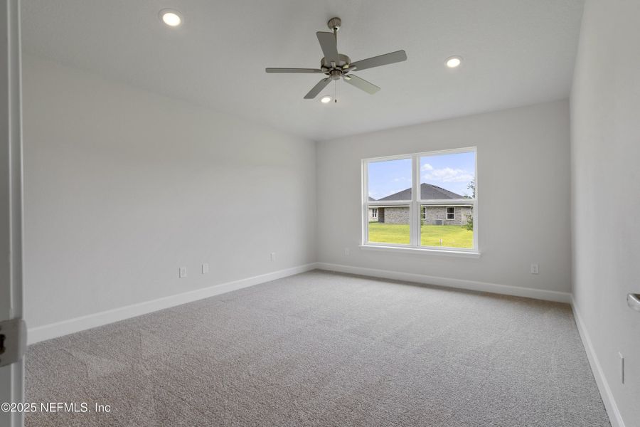 Spacious, unfurnished interior of a new home in Shadow Crest at Rolling Hills, Green Cove Springs (Image 17).