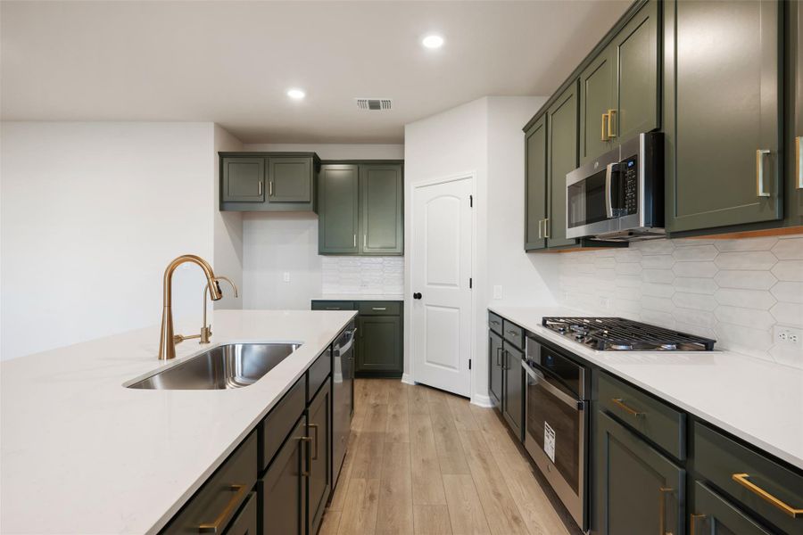 Photos are representative images and renderings for illustrative purposes only. Actual structural options and design images of the home may vary. Photos are representative images and renderings for illustrative purposes only. Actual structural options and design images of the home may vary.
