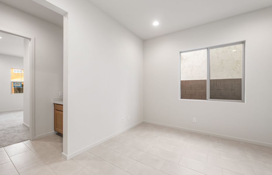 Spacious, unfurnished interior of a new home in Legado West, Queen Creek (Image 18).