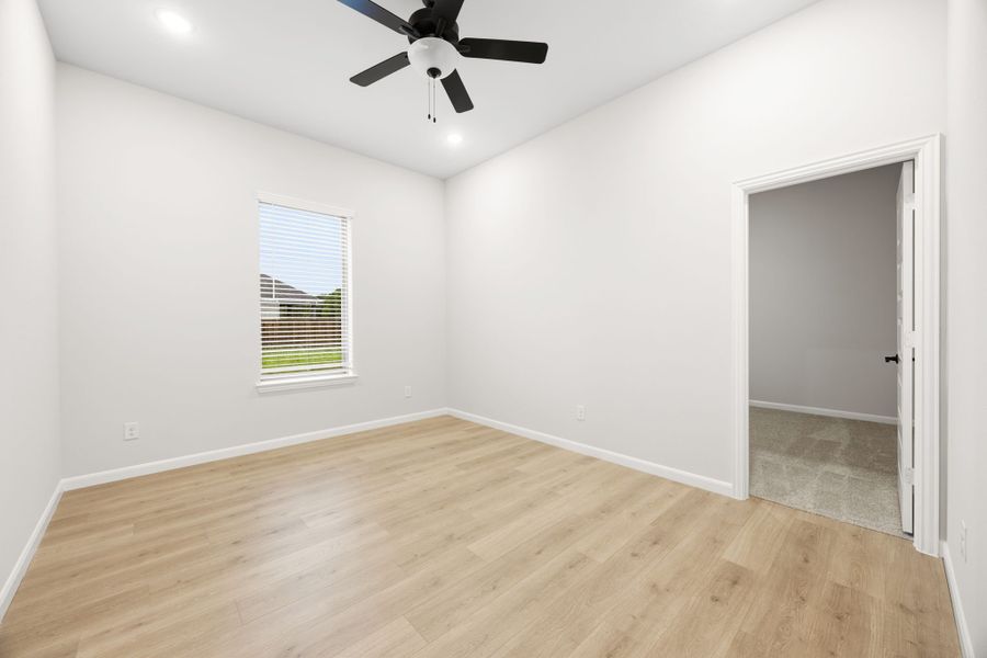 Representative unfurnished interior of a home built from the Finley by Cambridge Homes in Ribbonwood, Aubrey (Image 18).
