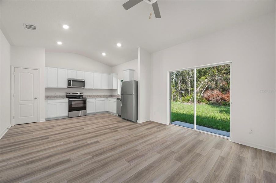 Spacious, unfurnished interior of a new home in Poinciana, Poinciana (Image 13).
