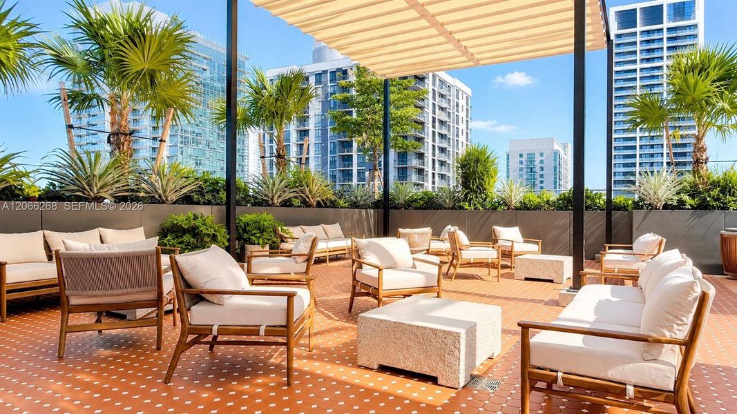 Condo located in Miami, FL showcasing its design and architecture (Image 3).