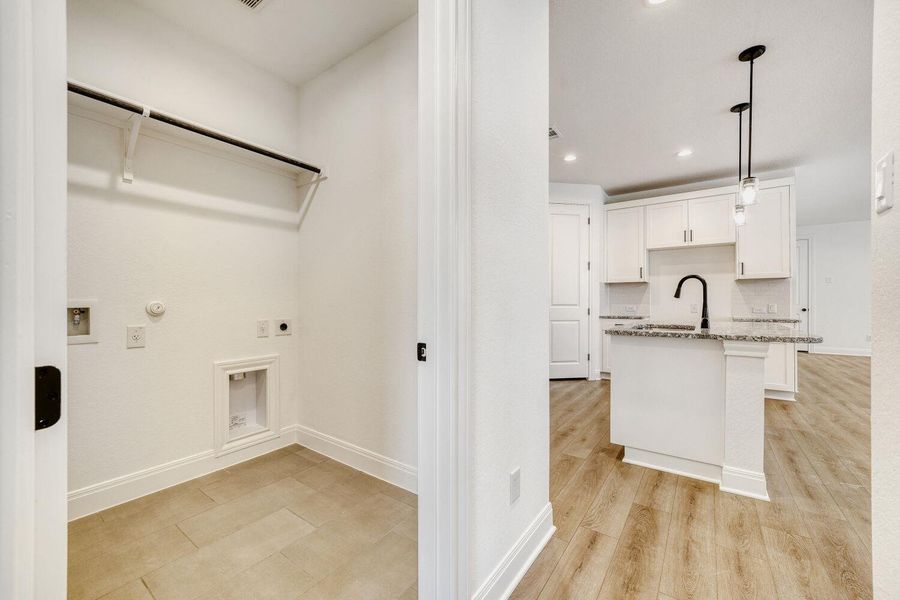 Spacious, unfurnished interior of a new home in , Buda (Image 13).