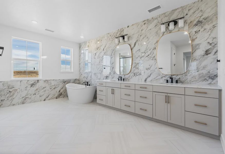 Homesite 3707 Primary Bath - 11 of 15