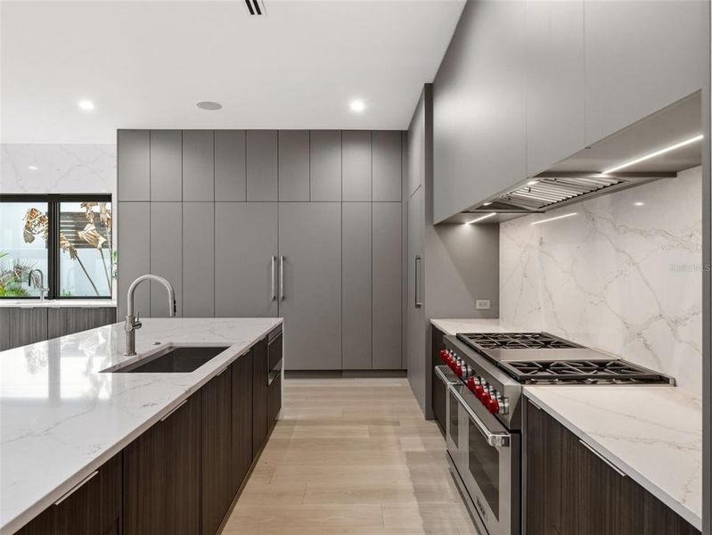 Furnished interior view inside a new home in , Orlando (Image 16).