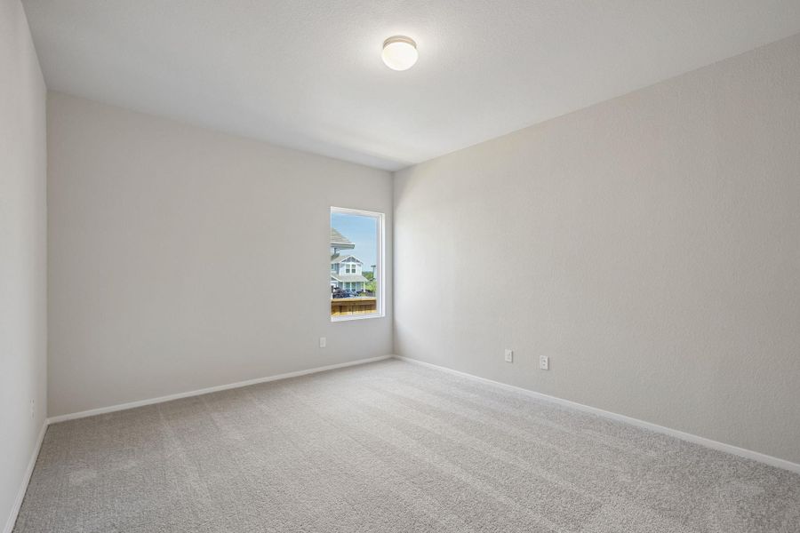 Spacious, unfurnished interior of a new home in Cloverleaf, Austin (Image 17).