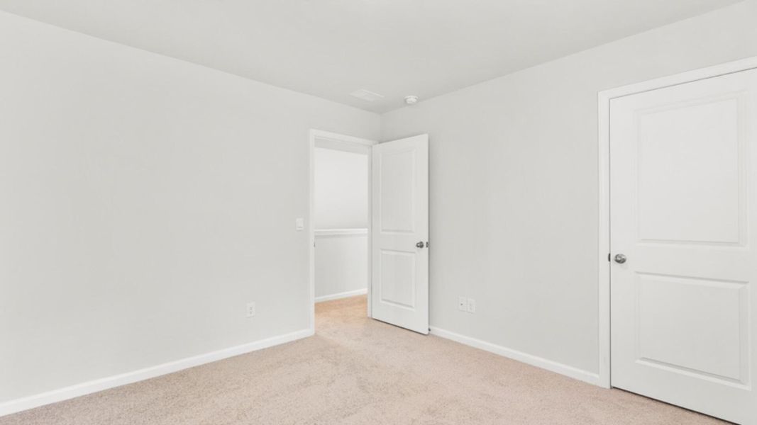 Spacious, unfurnished interior of a new home in Rivers Reach, Yemassee (Image 9).