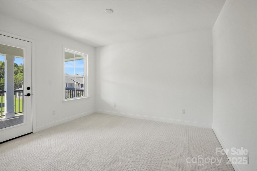 Spacious, unfurnished interior of a new home in Forest Creek, Waxhaw (Image 19).