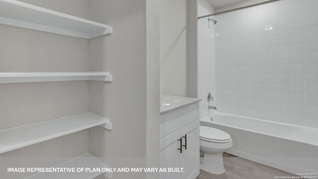 Image 41 of a home in Paramount.