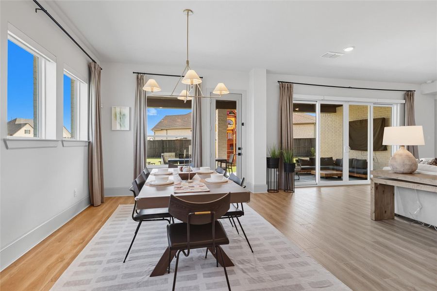 Spacious dining area. Spacious dining area.