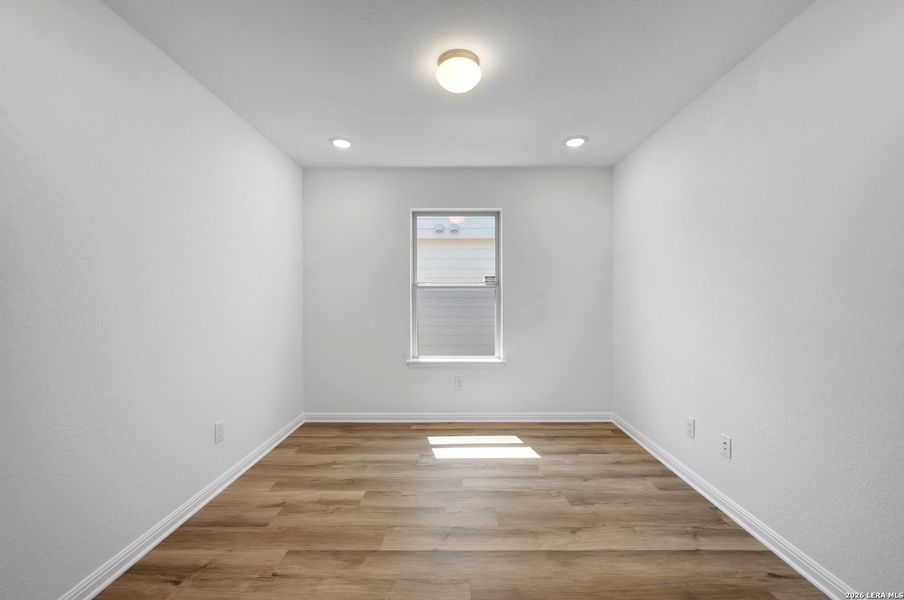 Spacious, unfurnished interior of a new home in Mesquite Ridge, San Antonio (Image 46).