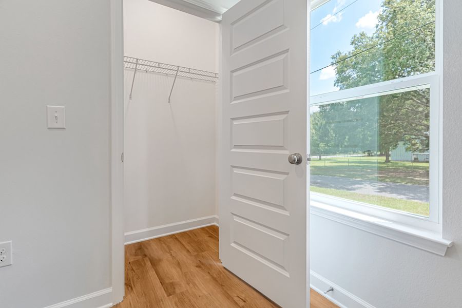 Spacious, unfurnished interior of a new home in , Crestview (Image 32).