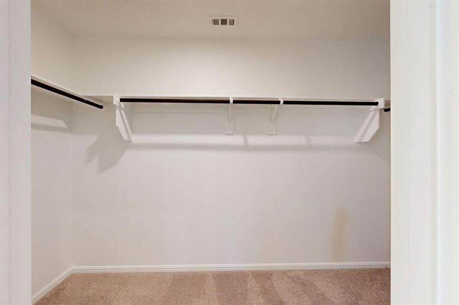 Spacious, unfurnished interior of a new home in Mobberly Farms, Pilot Point (Image 9).