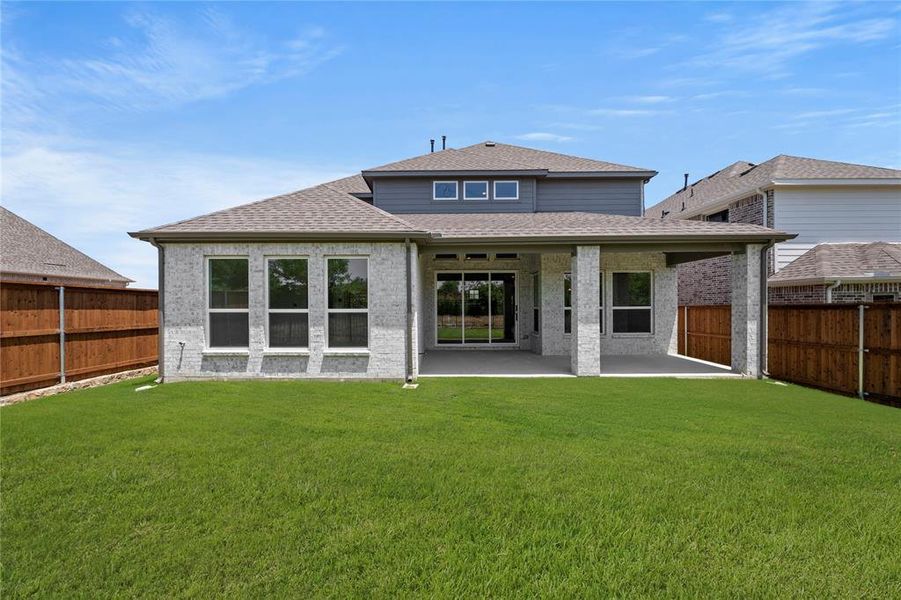 Exterior details and patio area of a home in Inspiration, Seis Lagos (Image 23).
