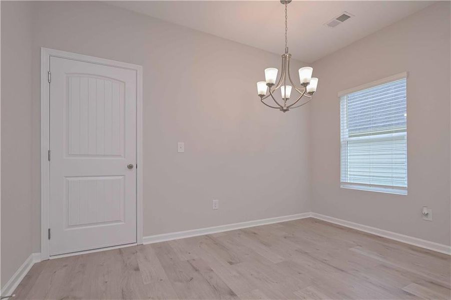 Spacious, unfurnished interior of a new home in , Villa Rica (Image 6).