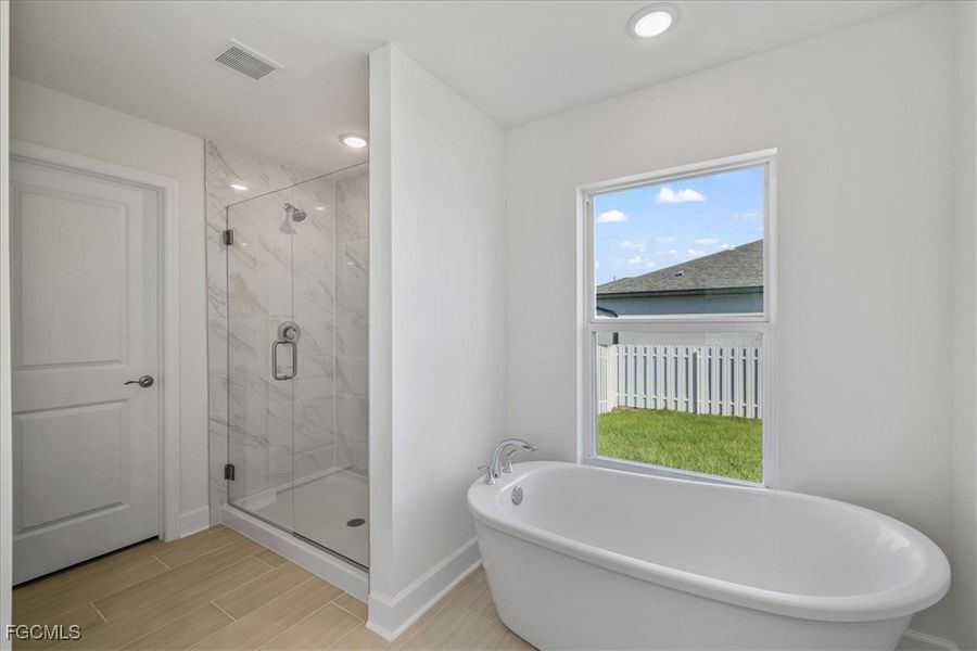 Furnished interior view inside a new home in Cape Coral, Cape Coral (Image 9).