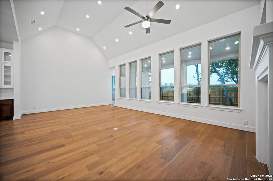 Spacious, unfurnished interior of a new home in Davis Ranch: 60ft. lots, San Antonio (Image 21).