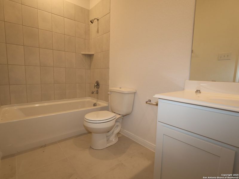 Furnished interior view inside a new home in Greenspoint Heights, Seguin (Image 10).