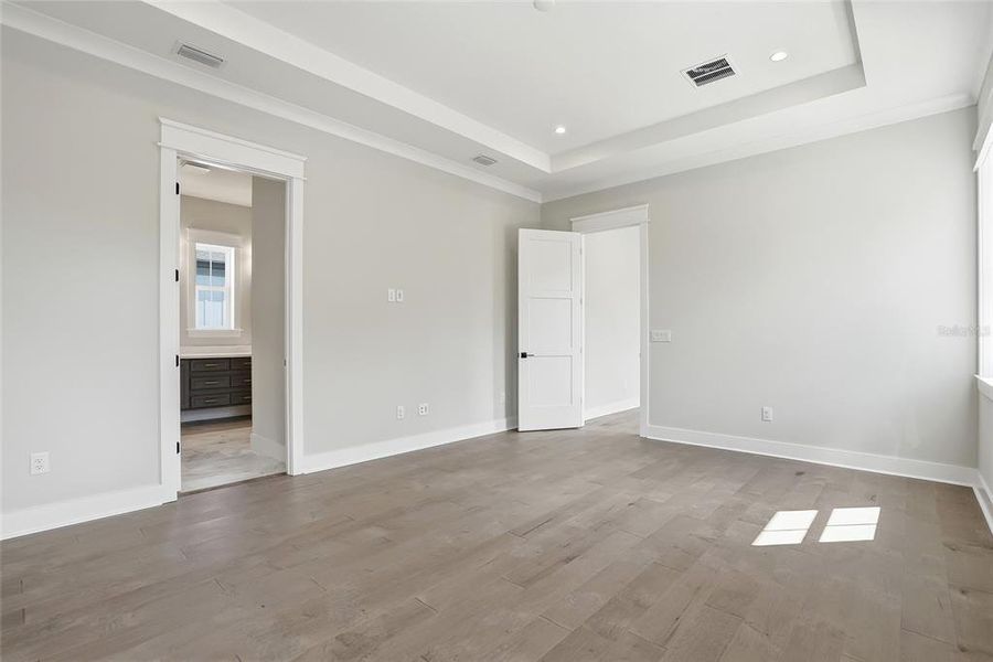 Spacious, unfurnished interior of a new home in , St. Petersburg (Image 53).