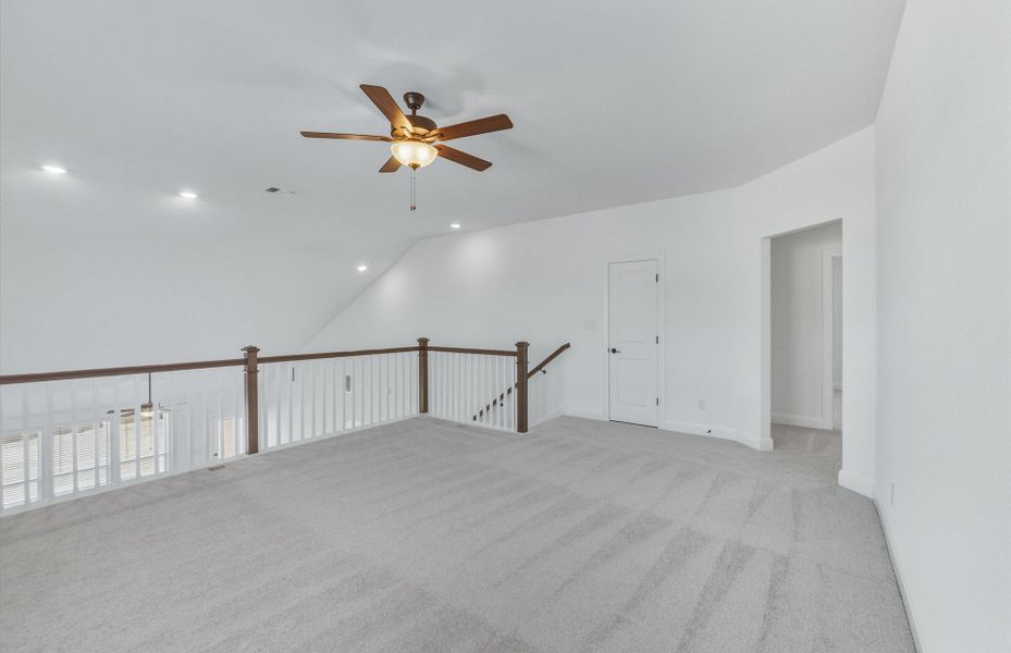 Spacious, unfurnished interior of a new home in Santa Rita Ranch, Liberty Hill (Image 40).