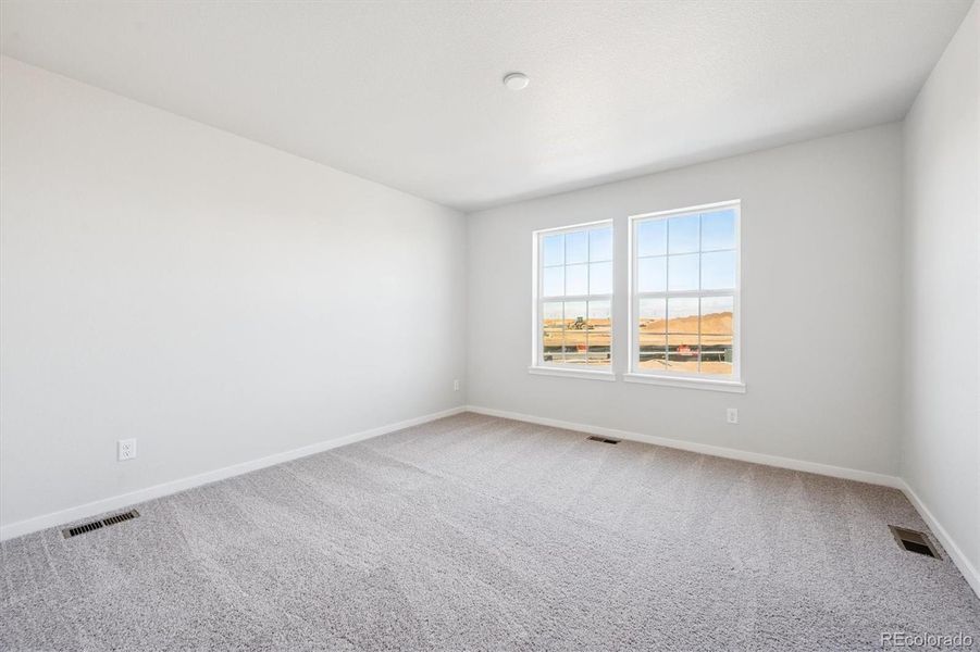 Spacious, unfurnished interior of a new home in Windler, Aurora (Image 10).