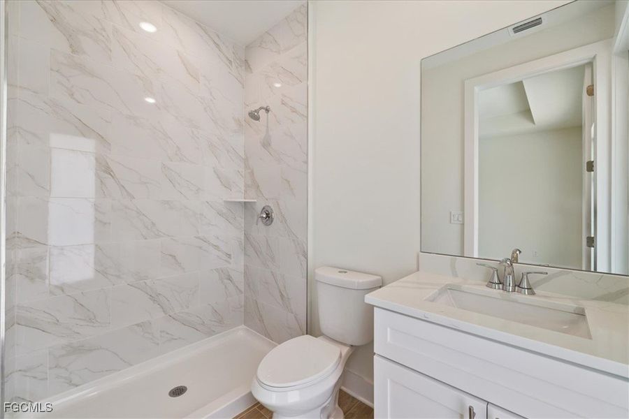 Furnished interior view inside a new home in Cape Coral, Cape Coral (Image 16).