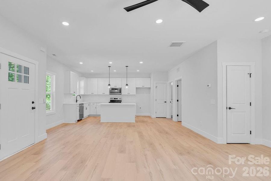 Spacious, unfurnished interior of a new home in , Gastonia (Image 10).