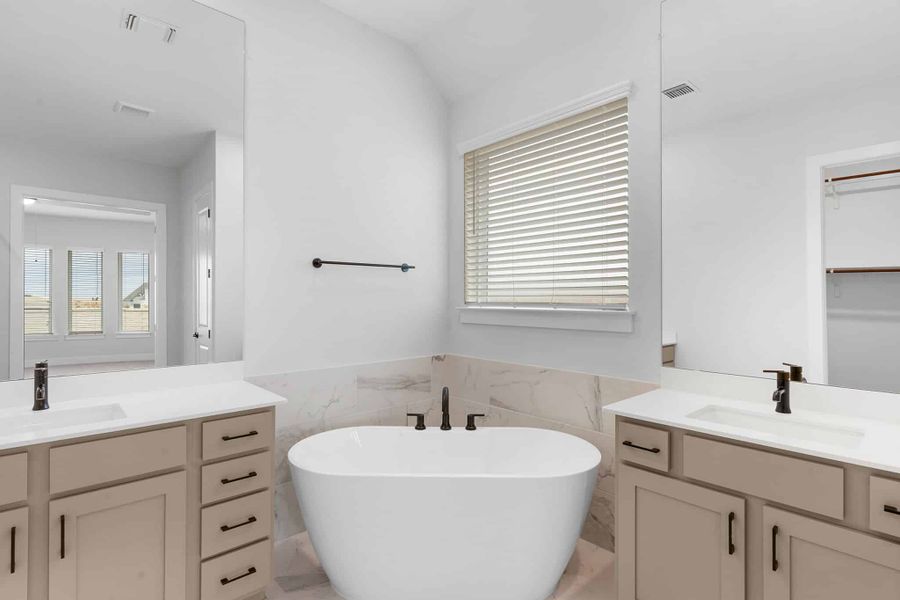 Furnished interior view inside a new home in Broken Oak, Georgetown (Image 14).