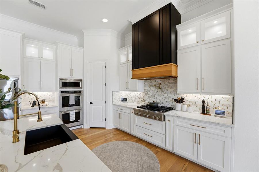 Furnished interior view inside a new home in , Rockwall (Image 17).