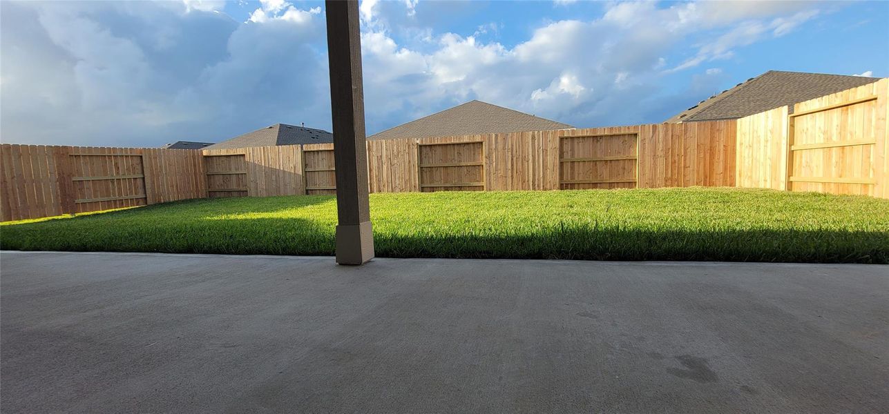 **NOT ACTUAL HOME. REPRESENTATION OF SAME FLOOR PLAN AND ELEVATION **NOT ACTUAL HOME. REPRESENTATION OF SAME FLOOR PLAN AND ELEVATION