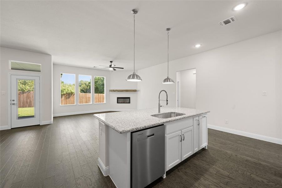 4425 Verbena- Kitchen-3 4425 Verbena- Kitchen-3