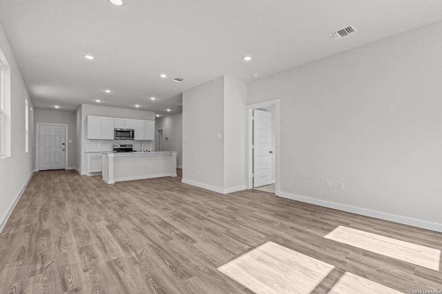 Spacious, unfurnished interior of a new home in Park Place, New Braunfels (Image 17). Spacious, unfurnished interior of a new home in Park Place, New Braunfels (Image 17).