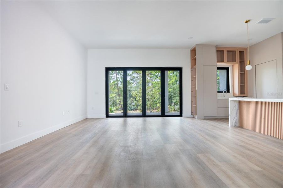 Spacious, unfurnished interior of a new home in , Homosassa (Image 19).
