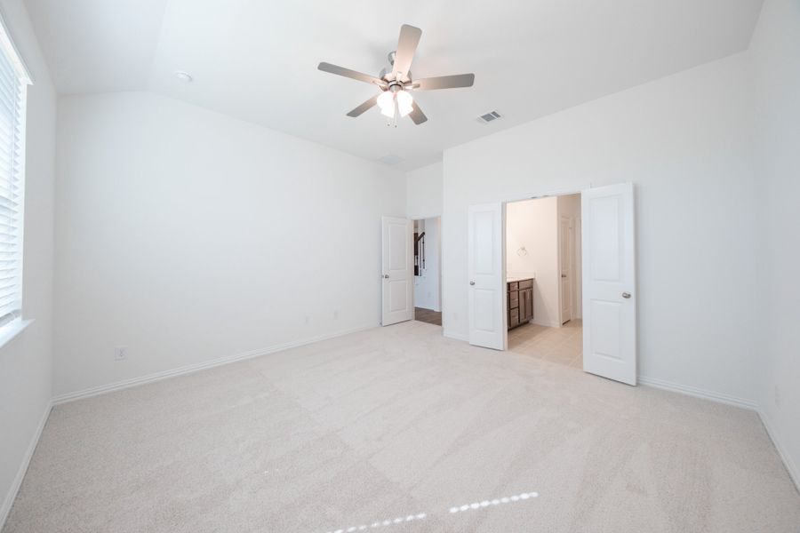 Spacious, unfurnished interior of a new home in Churchill, Anna (Image 17).