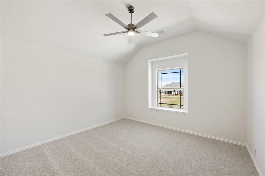 Spacious, unfurnished interior of a new home in Country Lakes, Denton (Image 32).