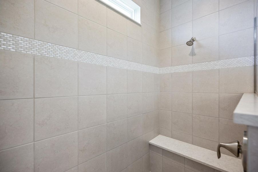 Bennet II Owner's Bath