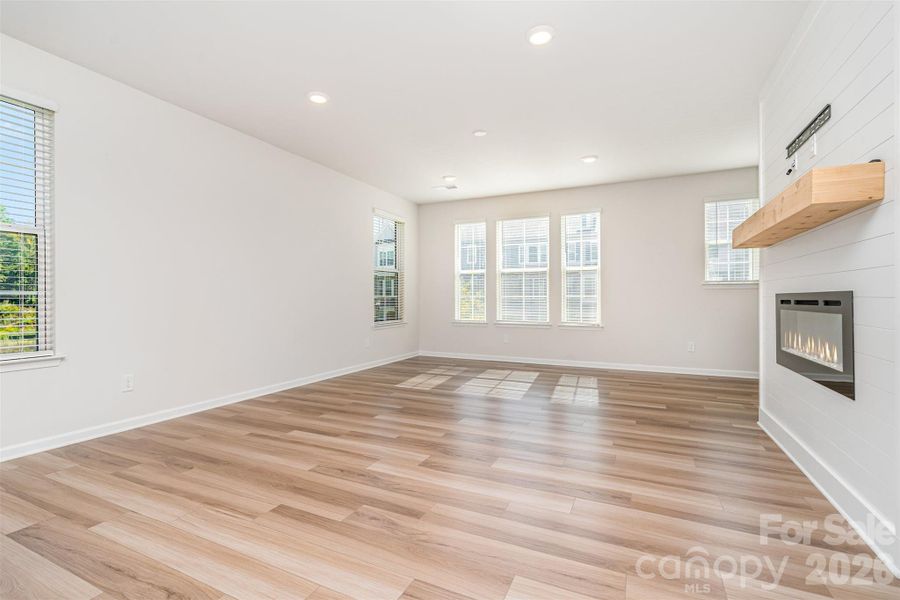 Spacious, unfurnished interior of a new home in , Mint Hill (Image 25).