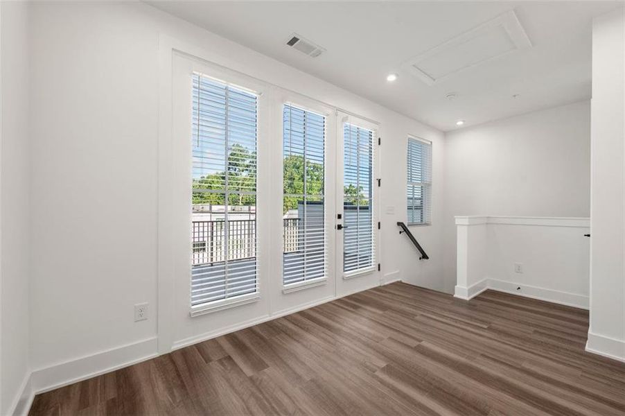 Spacious, unfurnished interior of a new home in , Atlanta (Image 22).