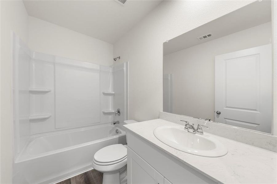 22. 14156 Donahue - 2ND Bath 22. 14156 Donahue - 2ND Bath