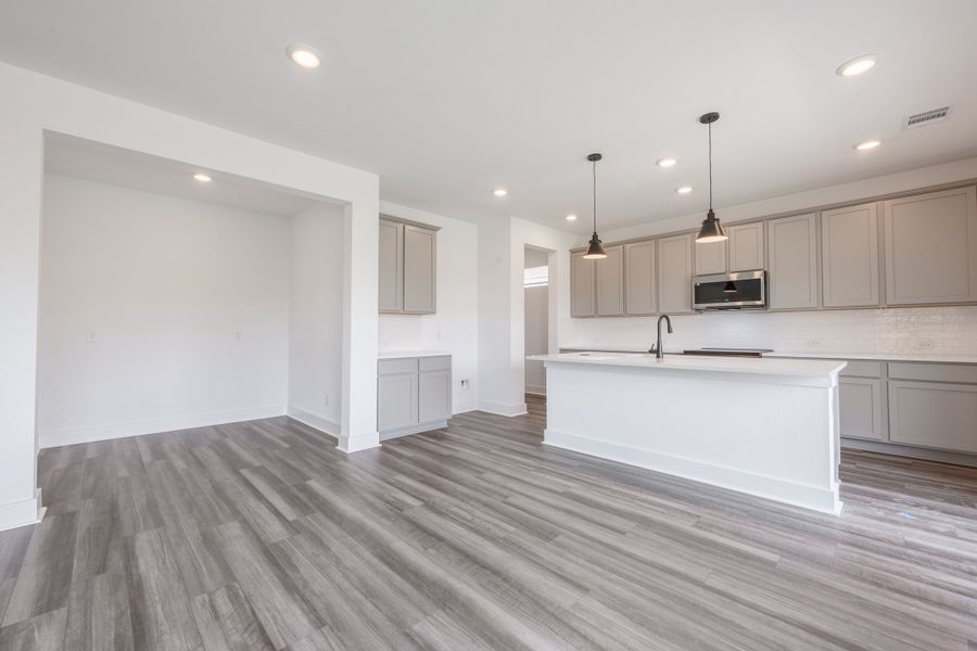 Spacious, unfurnished interior of a new home in Sage Collection – Freedom at Anthem, Kyle (Image 9).