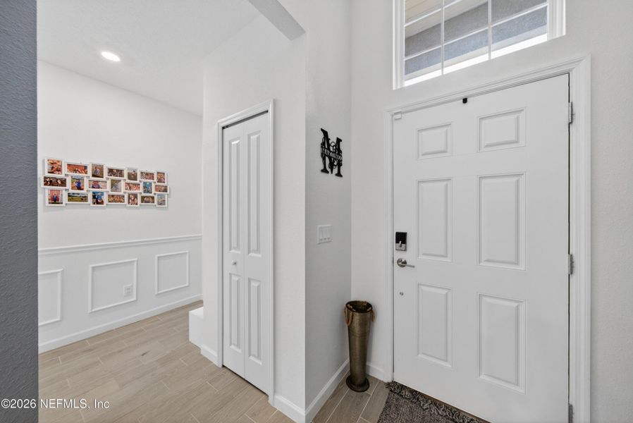 Spacious, unfurnished interior of a new home in , Jacksonville (Image 19).