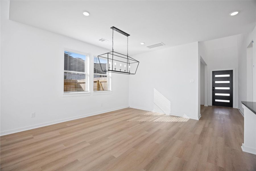 Spacious, unfurnished interior of a new home in Kendall Lakes, Alvin (Image 13). Spacious, unfurnished interior of a new home in Kendall Lakes, Alvin (Image 13).