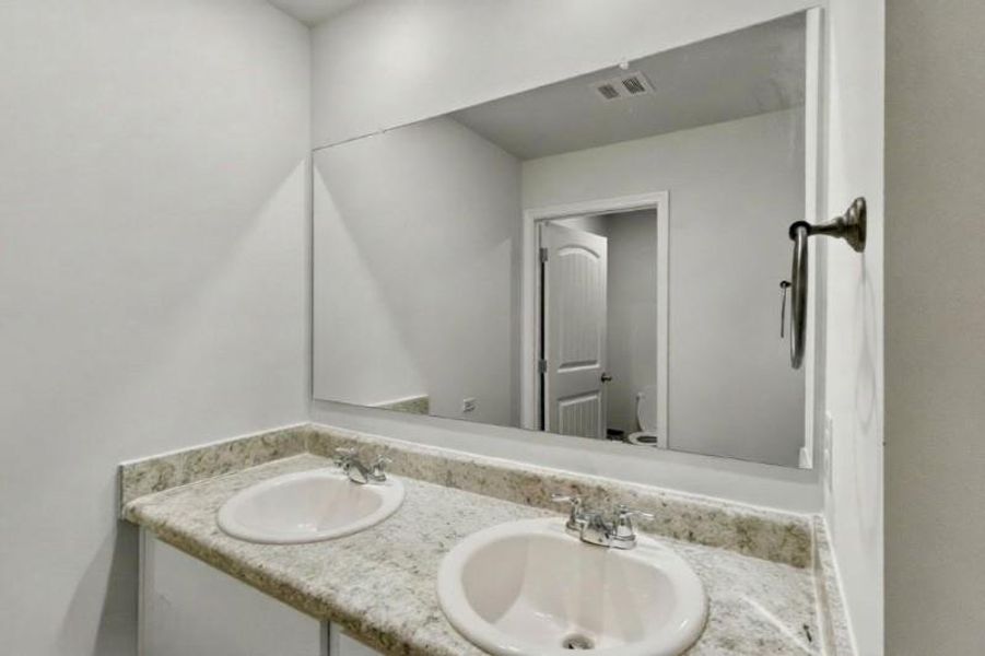 Image 70 of a home in .