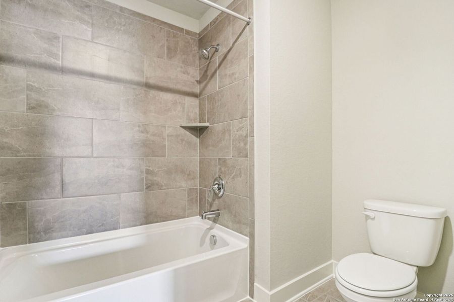 Image 47 of a home in Thomas Pond. Image 47 of a home in Thomas Pond.