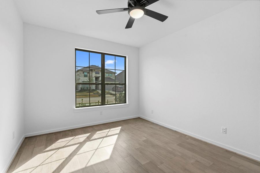 Spacious, unfurnished interior of a new home in Sienna 45', 50', Missouri City (Image 32).